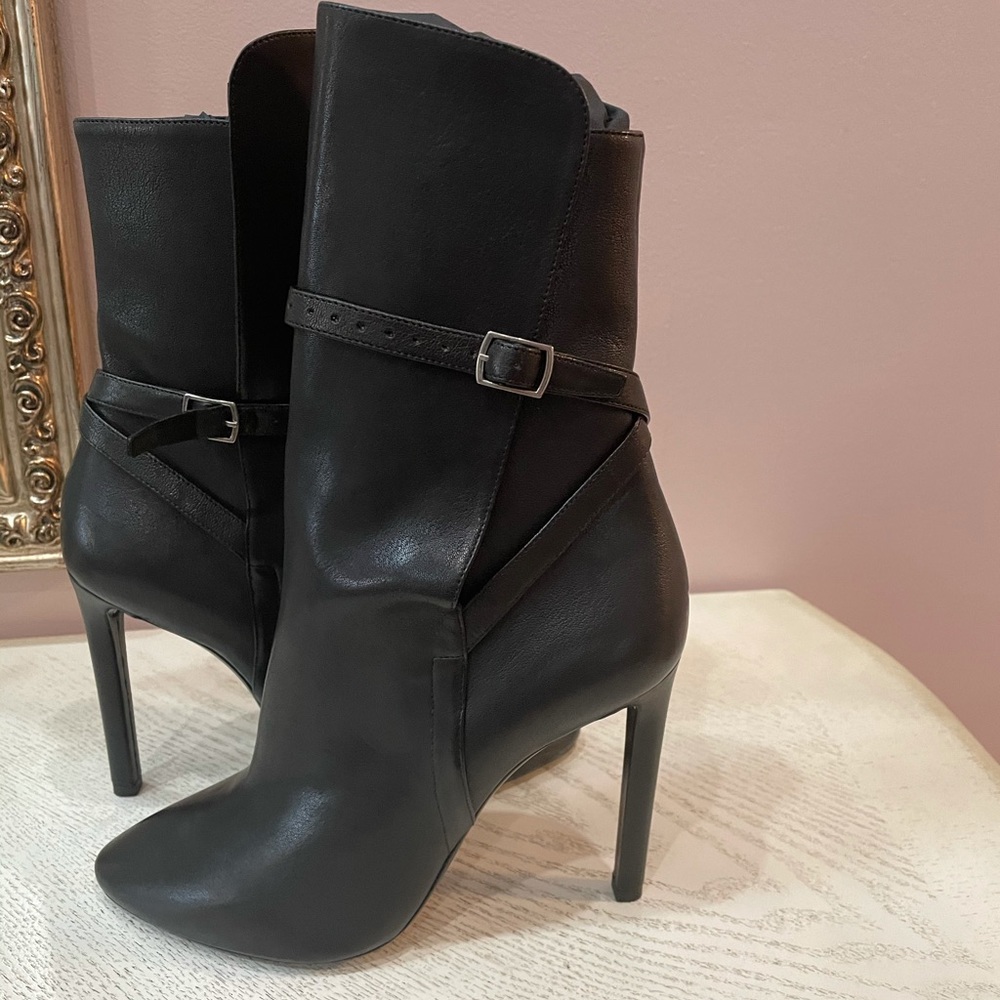 Saint Laurent Mica 105 Boots. - Picture 3 of 12